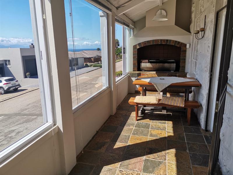 To Let 2 Bedroom Property for Rent in Mossel Bay Central Western Cape